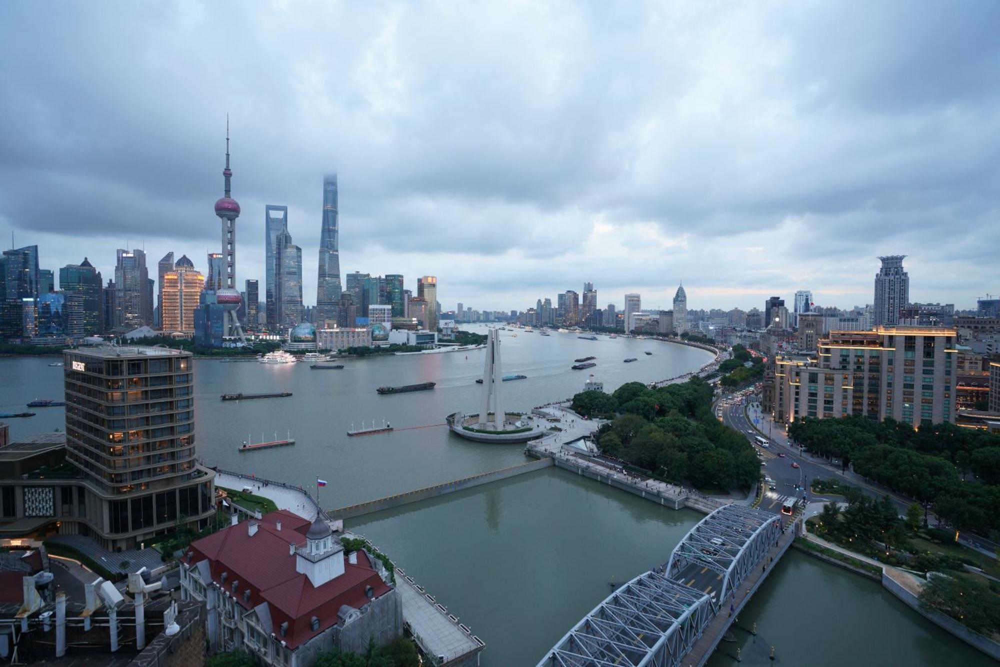 Broadway Mansions Hotel - On The Bund Shanghai Esterno foto