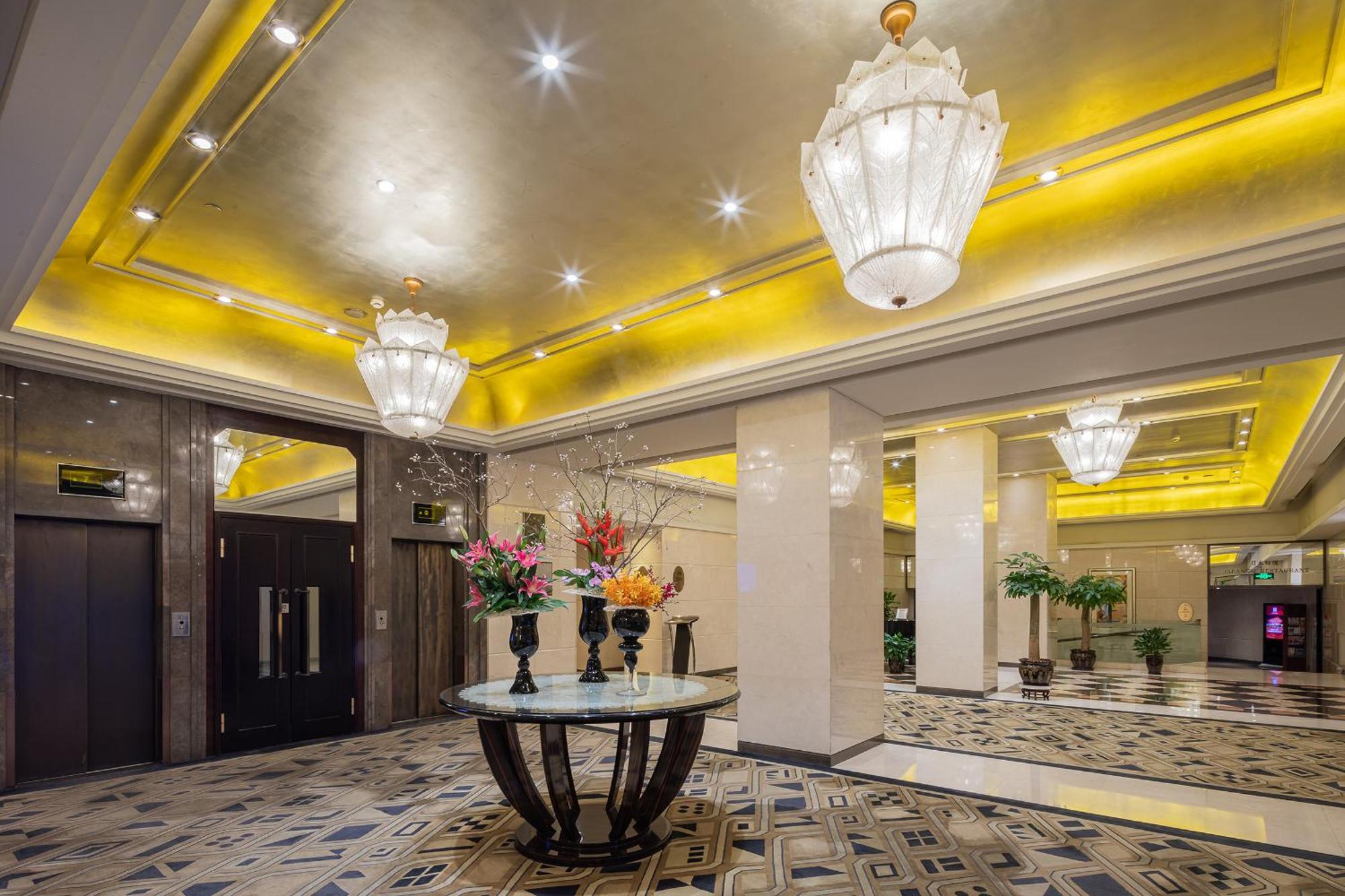 Broadway Mansions Hotel - On The Bund Shanghai Esterno foto