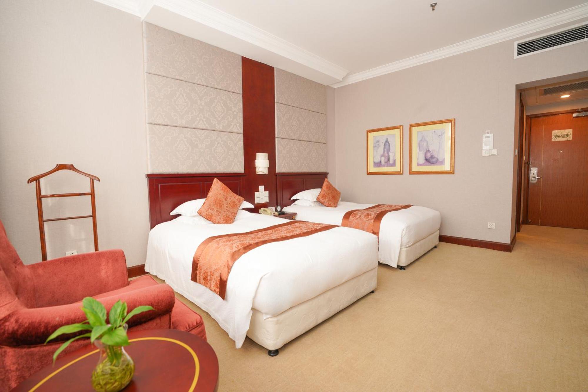 Broadway Mansions Hotel - On The Bund Shanghai Esterno foto